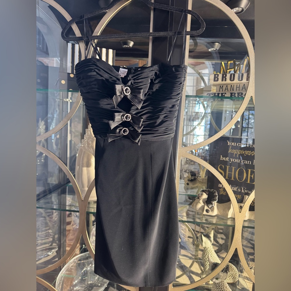 Elegant Black Strapless Dress